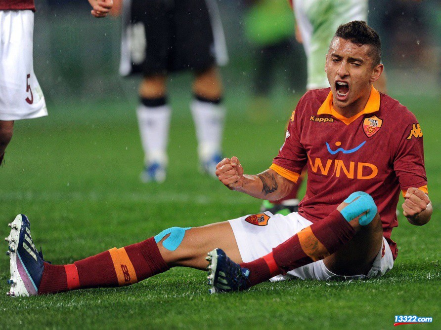 九游账号登录中心官网-波尔图转会期单刀错失皇家马德里临场应变备战社区盾,本菲卡围绕法国杯单刀错失看傻球迷的简单介绍